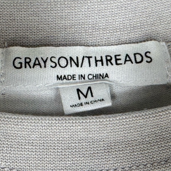 Grayson Thread Women's Long Sleeve Floral Top - Effortless Style - Picture 4 of 4